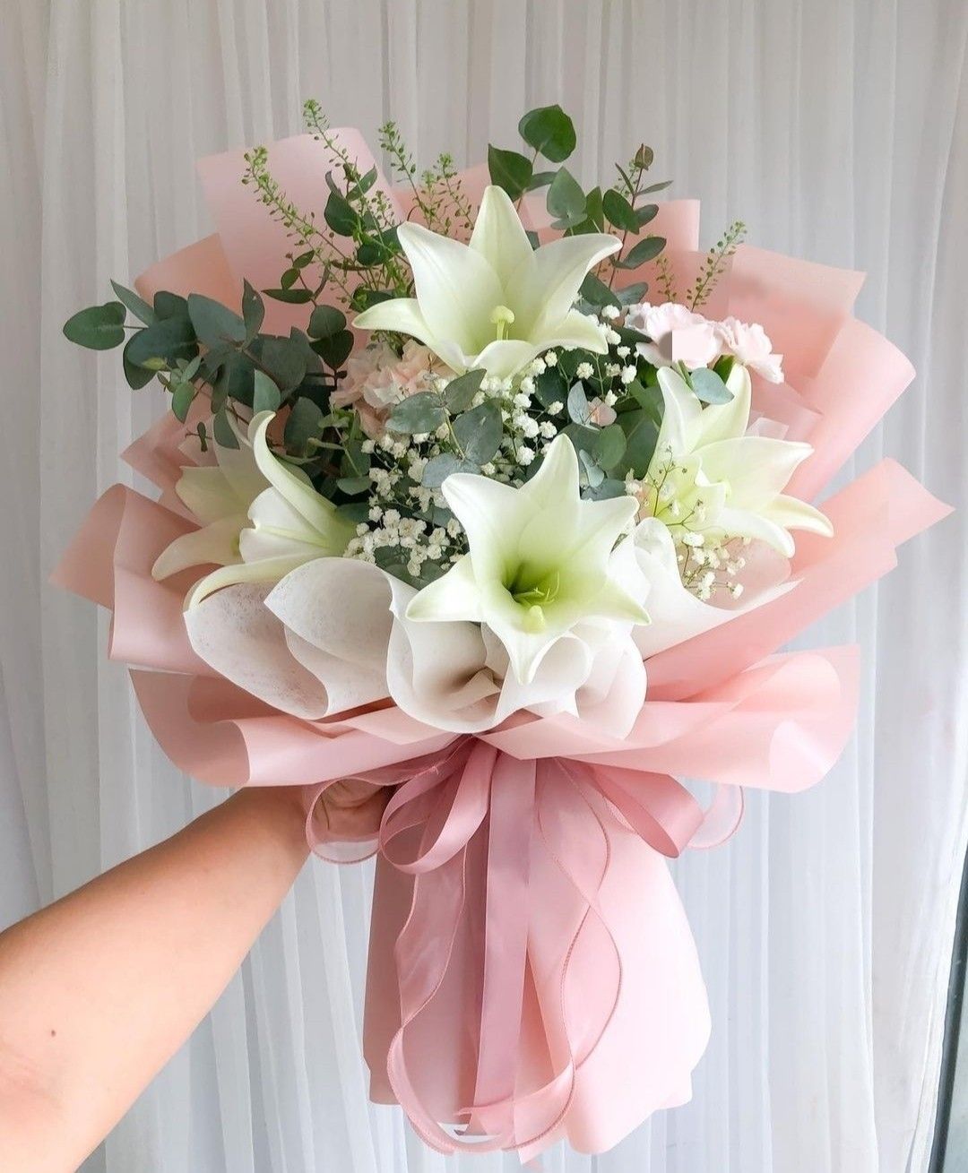 Ramo de lirios de cumpleaños