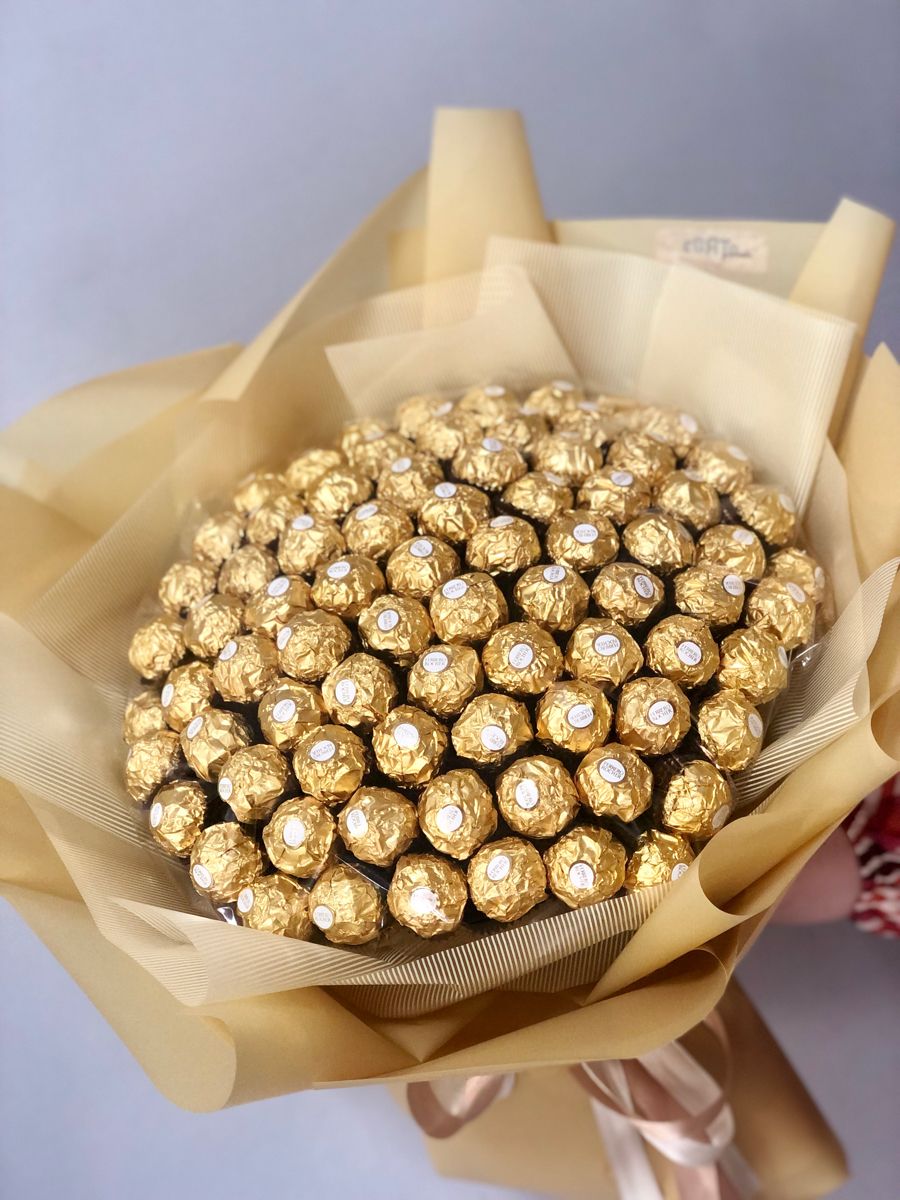 Arreglo de chocolates romántico