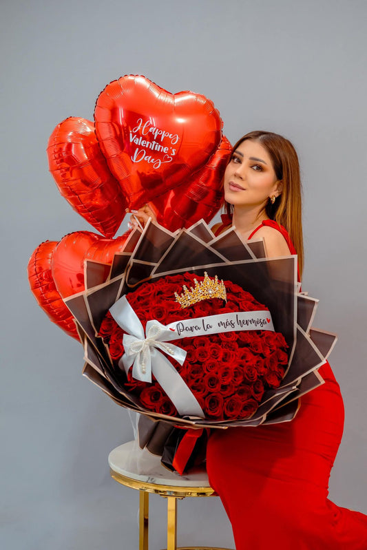 Arreglo floral con globos